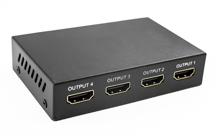 How to Set Up Multiple TV Displays With an HDMI Splitter